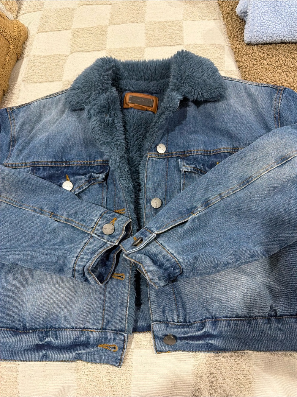 Women’s Blue Denim Sherpa-Lined Jean Jacket with Faux Fur Collar
